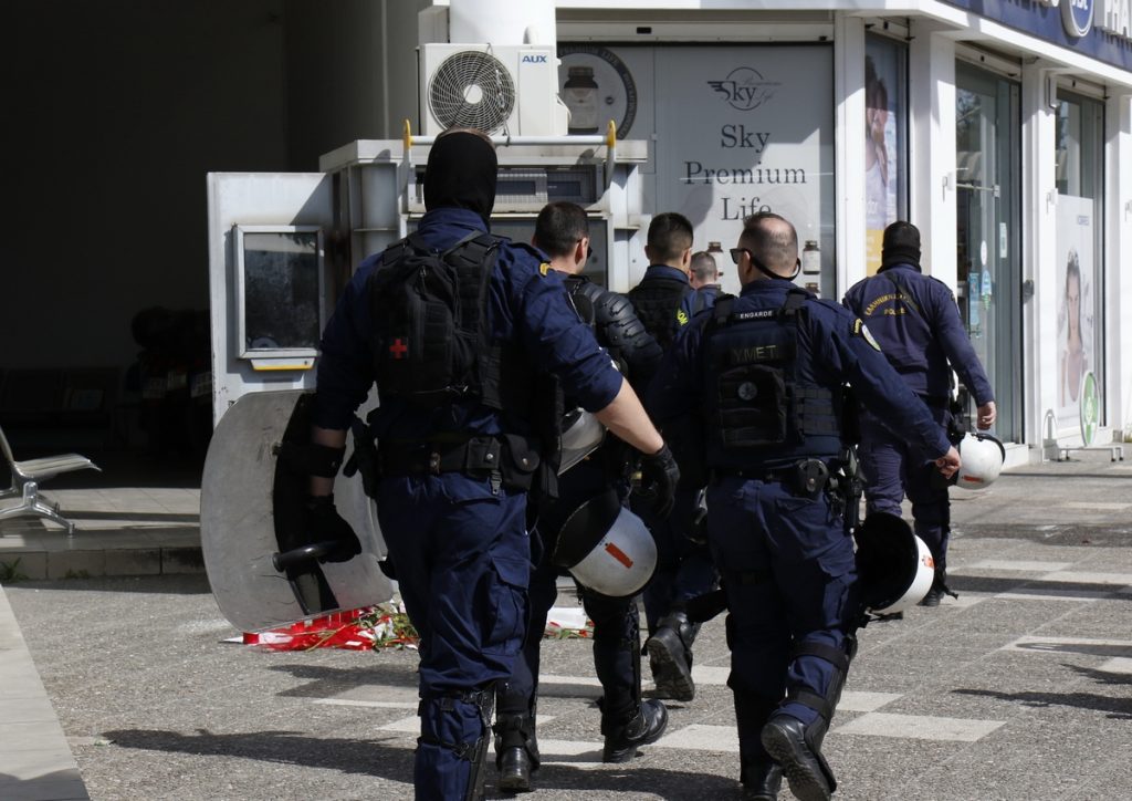 Ένωση Αστυνομικών Υπαλλήλων Δυτικής Αττικής: «Τραγική η υποστελέχωση – Θα θρηνούμε Μάριους και Κυριακές»