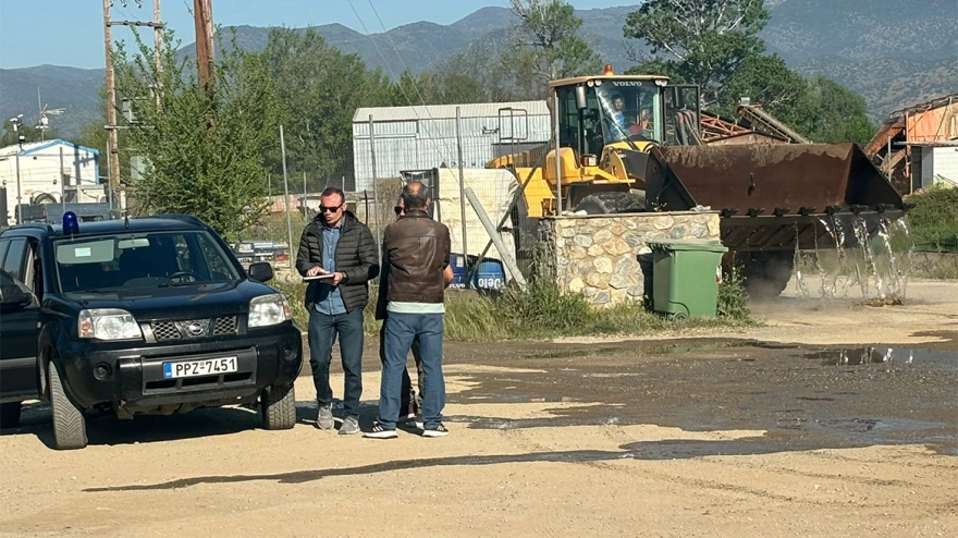 Έγκλημα στα Τέμπη: Σε εξέλιξη η δειγματοληψία στα χώματα που μεταφέρθηκαν – Φυλάσσονται σε ιδιωτική έκταση