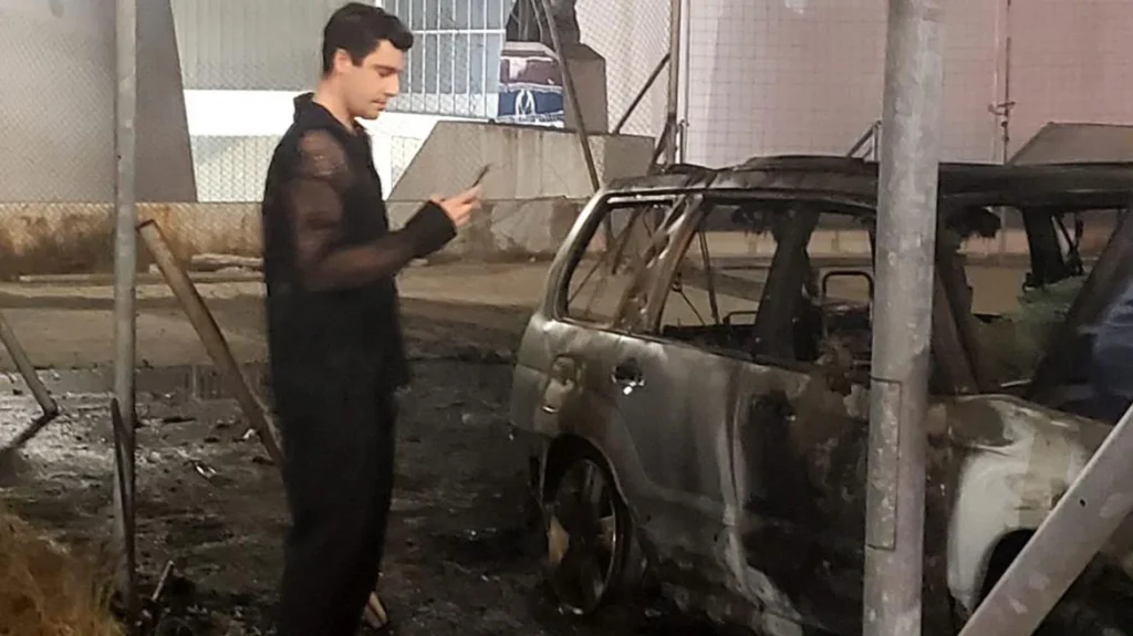 Γαλάτσι: Φωτιά ξέσπασε στο αυτοκίνητο του ηθοποιού Γ.Αμούτζα (φωτο) (upd)