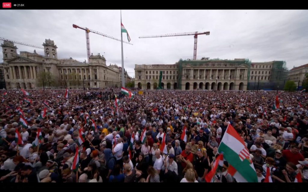 Ουγγαρία: Μεγάλη διαδήλωση ενάντια στην κυβέρνηση Όρμπαν