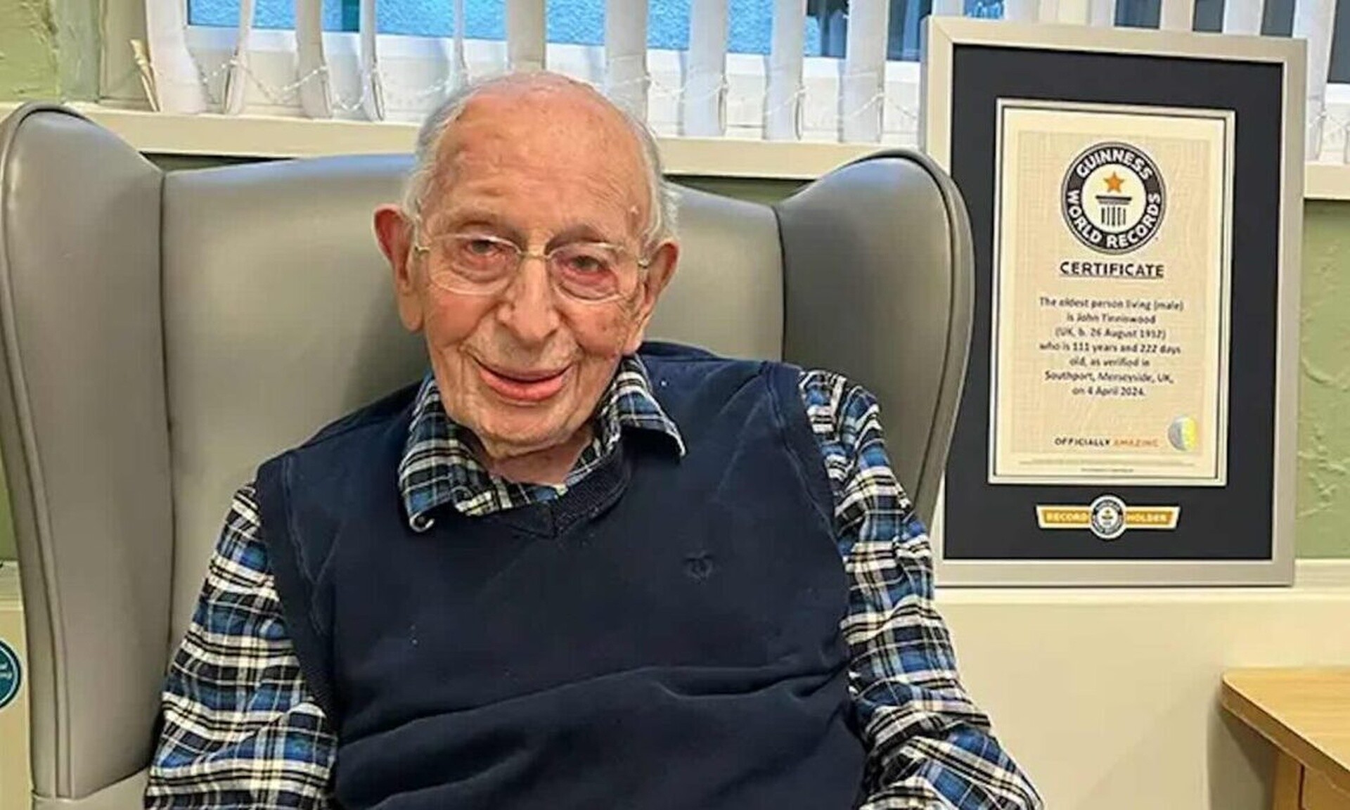 Ο γηραιότερος άνδρας στον κόσμο αποκάλυψε το μυστικό της μακροζωίας του