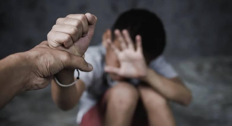 Ζάκυνθος: Ενώπιον του εισαγγελέα σήμερα η μητέρα που κακοποιούσε τα υιοθετημένα παιδιά της