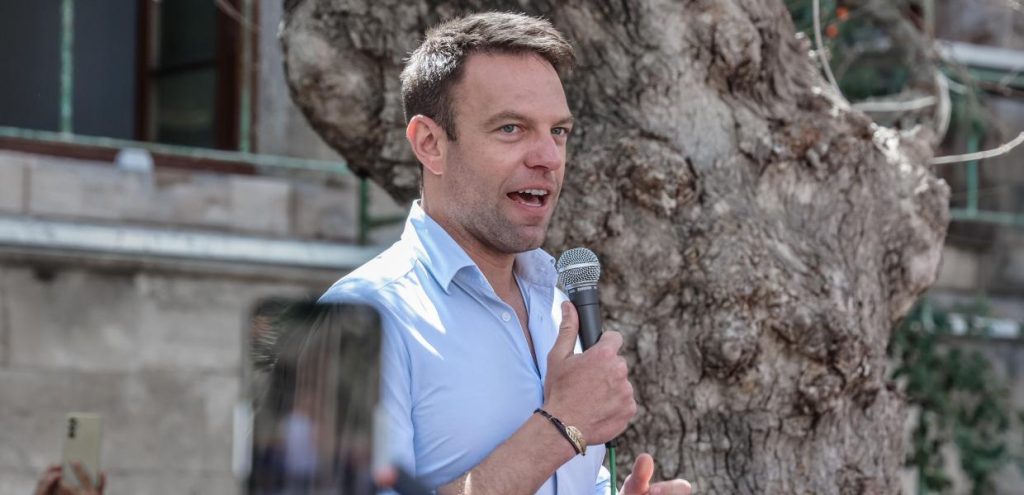 Ο Σ.Κασσελάκης «έδωσε» τον Κ.Μητσοτάκη: «Δεν τήρησε την υπόσχεσή του για τηλεκπαίδευση στα γυμνασιόπαιδα της Γαύδου»