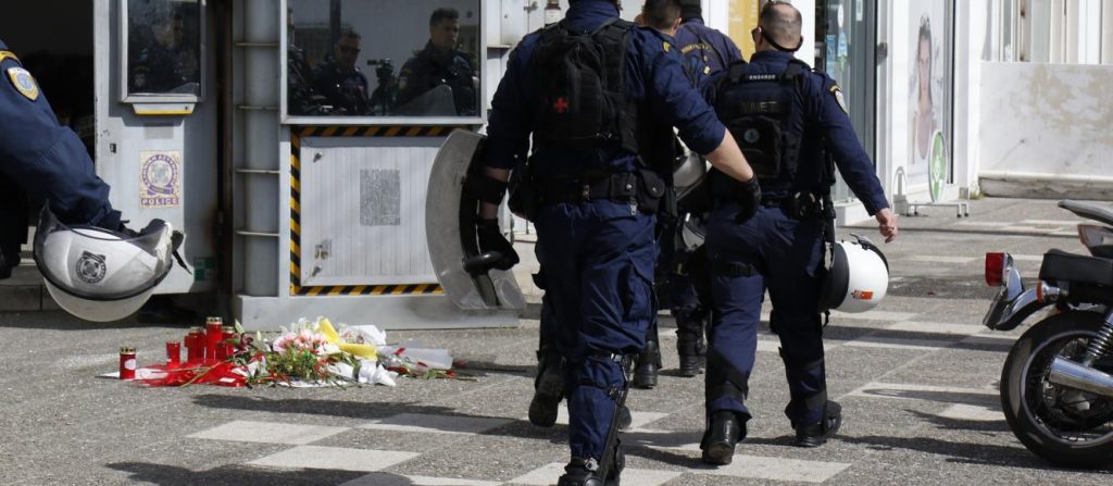 Νέα καταγγελία για το ΑΤ Αγίων Αναργύρων: «Κάτσε να τις φας» της είπε η αστυνομικός