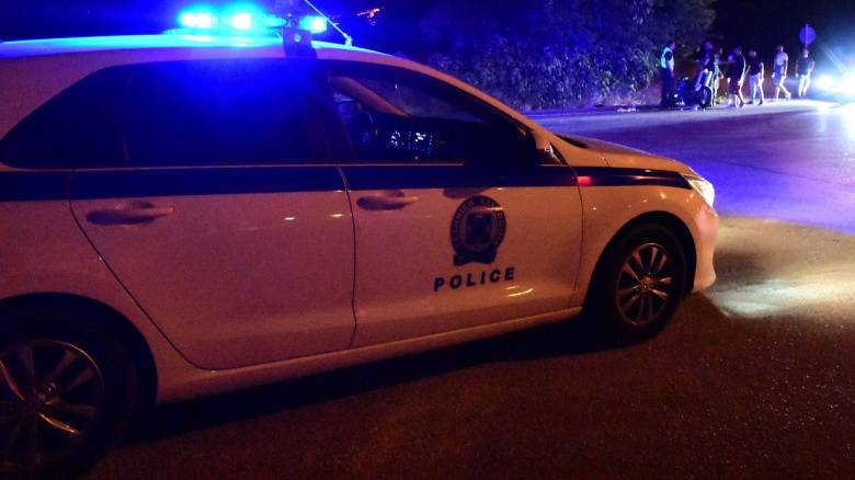 Τροχαίο με περιπολικό τα ξημερώματα στη Νίκαια – Ένας αστυνομικός τραυματίστηκε ελαφρά