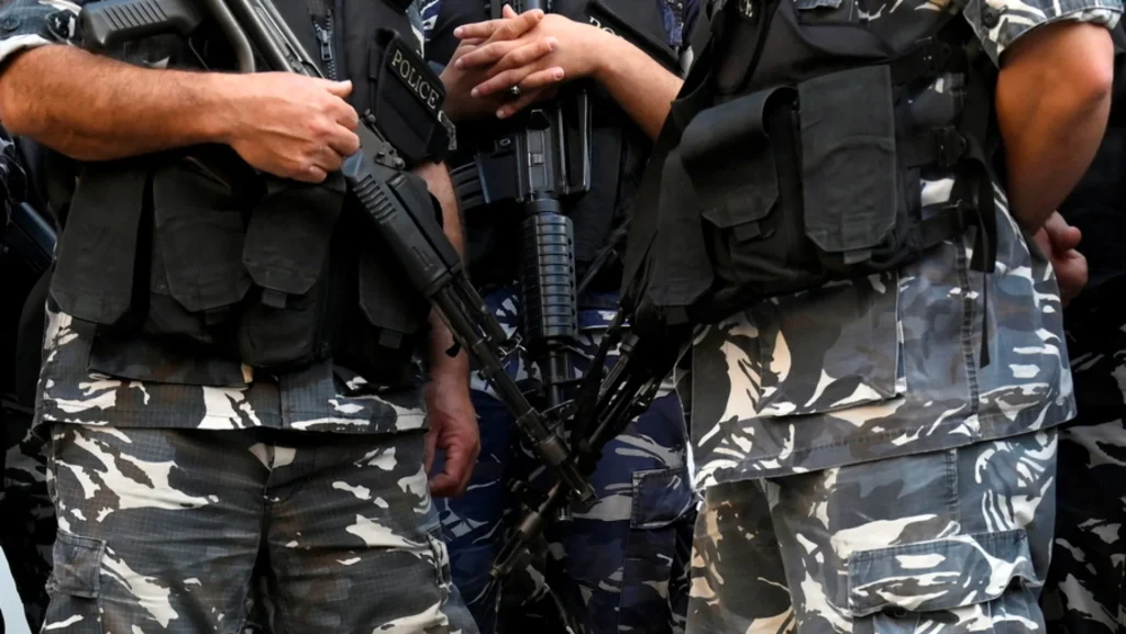 Λίβανος: Χειροπέδες σε επτά Σύρους για την απαγωγή και δολοφονία στελέχους κόμματος