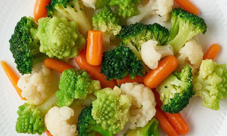 Λαχανικά: Πώς επηρεάζει το μαγείρεμα τις βιταμίνες και τα ιχνοστοιχεία τους – Ποια είναι πιο θρεπτικά ωμά