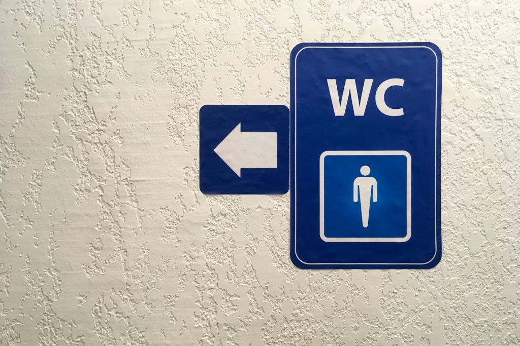 Εσείς το γνωρίζατε; – Τι σημαίνουν τα αρχικά «WC» στις τουαλέτες των μαγαζιών;