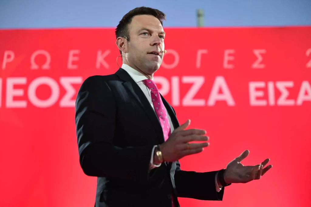 Σ.Κασσελάκης: «Είδατε πόσα δημόσια αυτοκίνητα και περιπολικά γίνονται ταξί όταν είσαι ο Κ.Μητσοτάκης;» (βίντεο) 