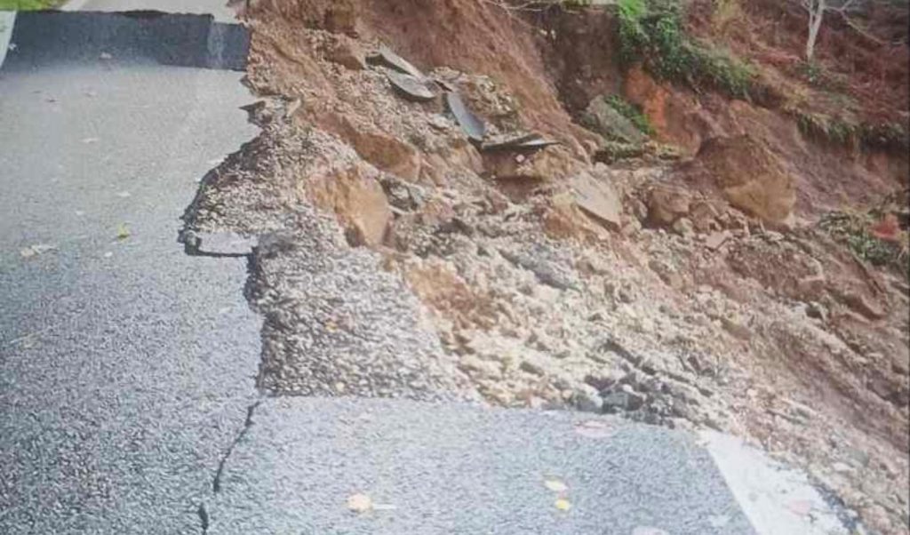 Αιτωλοακαρνανία: Οι κάτοικοι στην Άνω Μακρυνού αποφάσισαν αποχή από τις Ευρωεκλογές για δρόμο που δεν φτιάχτηκε