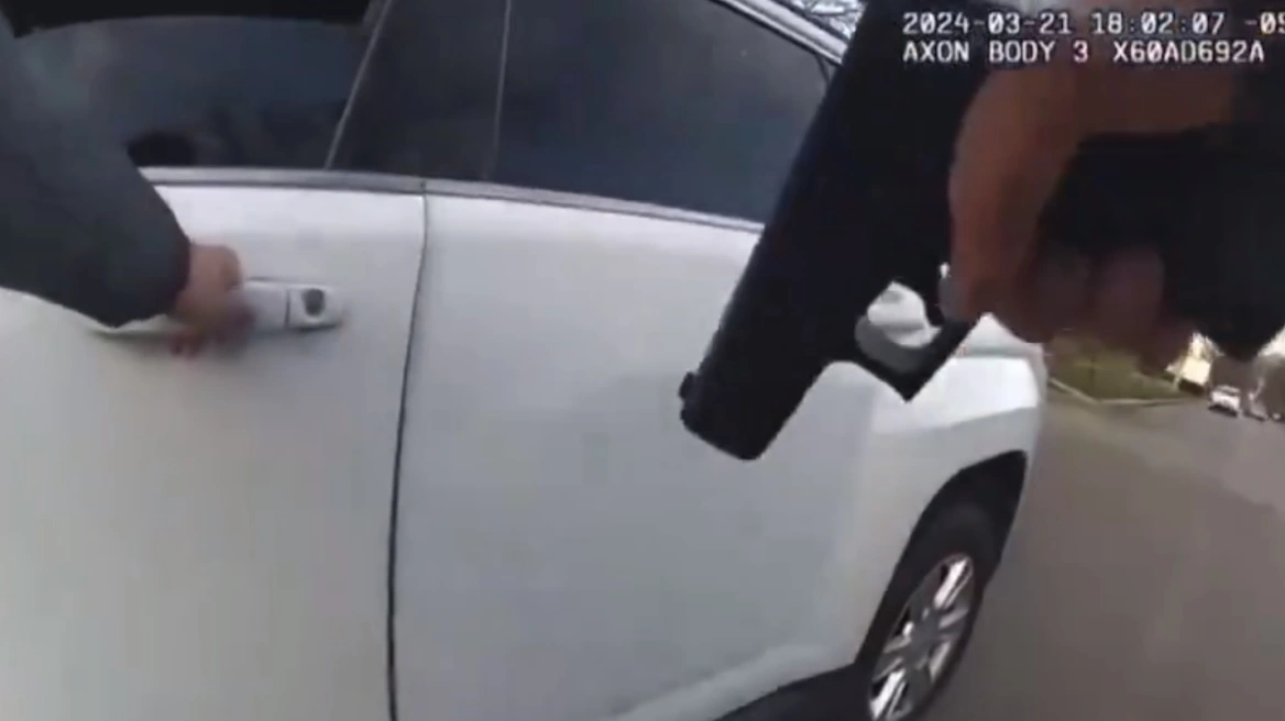 ΗΠΑ: «Χάος» στο Σικάγο – Αστυνομικοί πυροβόλησαν 96 φορές σε 41 δευτερόλεπτα 26χρονο