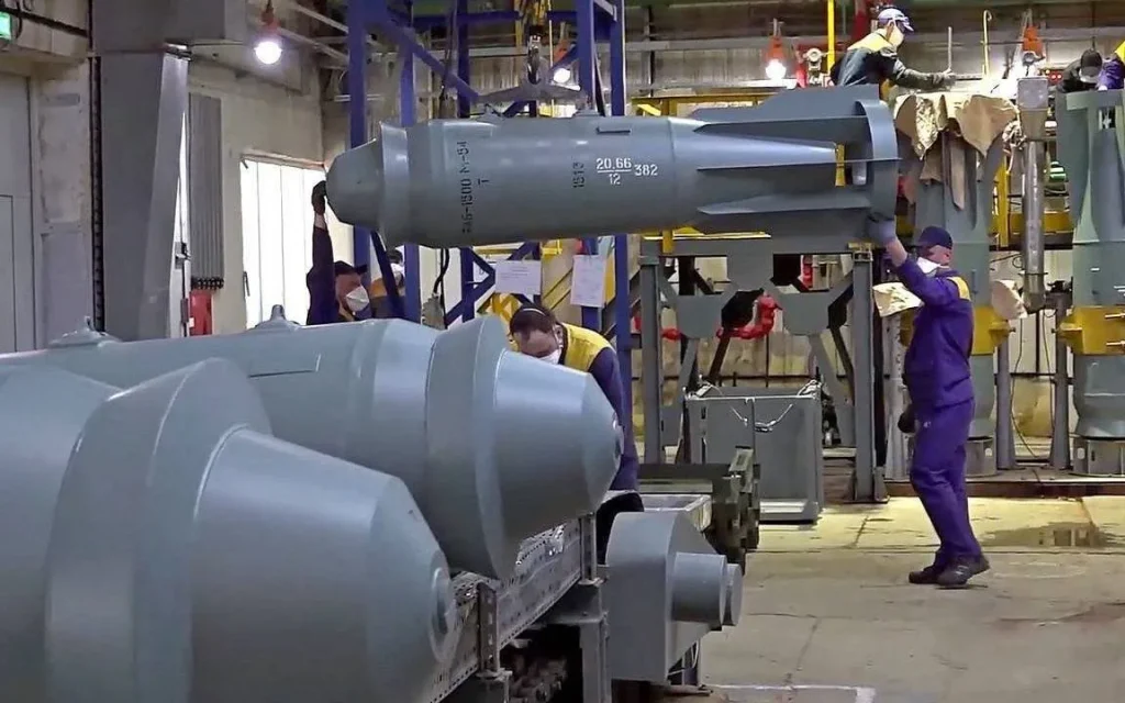 FAB-3000: Σε πλήρη εξέλιξη η παραγωγή των θηριωδών βομβών των 3 τόνων της RuAF