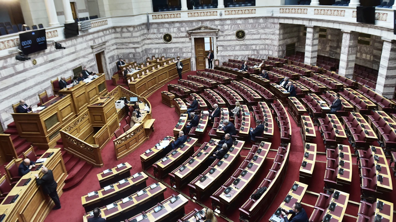 Βουλή: Υπερψηφίστηκε το νομοσχέδιο για τo ΕΣΥ και τη δημόσια υγεία