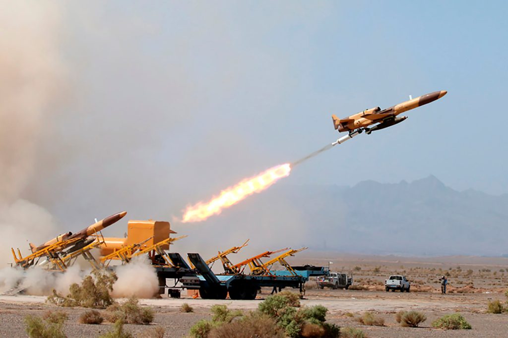 Εξαπόλυση δεκάδων drones από το Ιράν κατά Ισραήλ και βαλλιστικά όπλα ετοιμάζονται να ακολουθήσουν