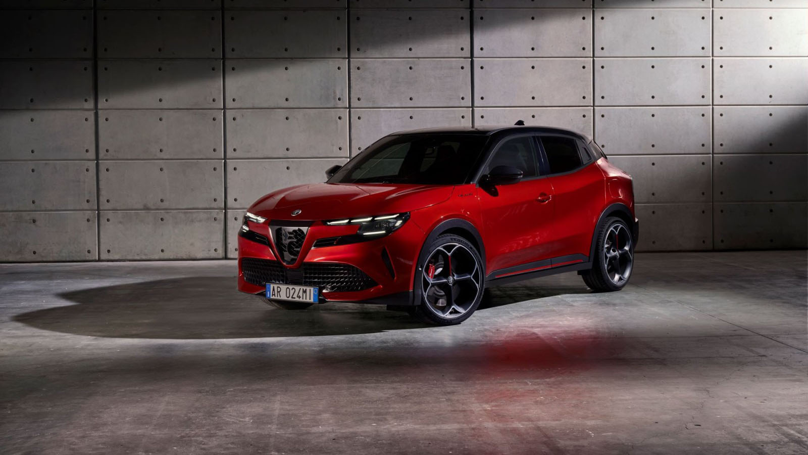 Γιατί η νέα Alfa Romeo Milano εξαγρίωσε τους Ιταλούς;