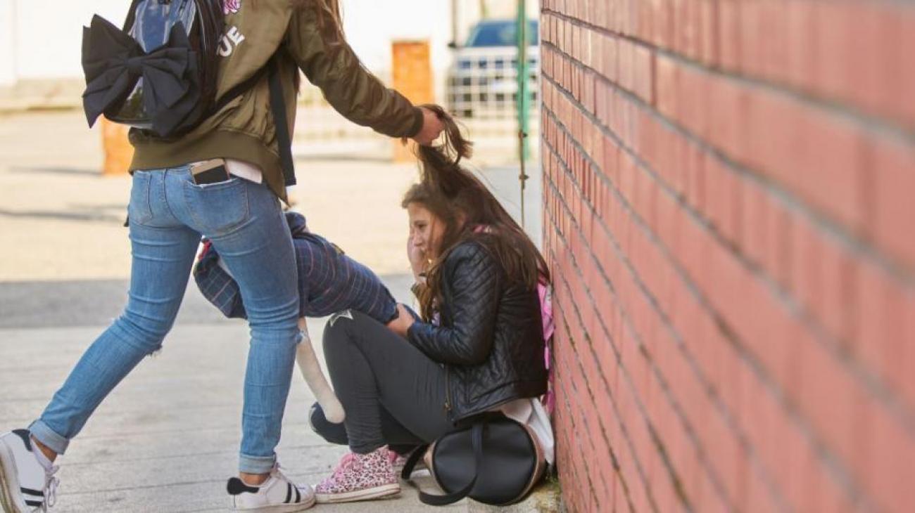 Σέρρες: 15χρονη ξυλοκόπησε συμμαθήτριά της – Ανήλικη τραβούσε βίντεο και το ανέβασε στο Instagram
