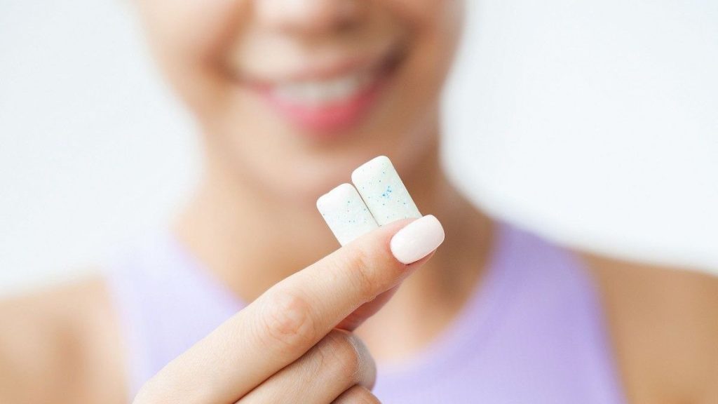 Έχετε αναρωτηθεί ποτέ; – Γιατί μετά από τσίχλα μέντας νιώθουμε παγωμένο το νερό που πίνουμε;