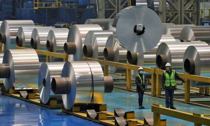 Τις εισαγωγές αλουμινίου, χαλκού και νικελίου από Ρωσία απαγόρευσαν ΗΠΑ και Βρετανία