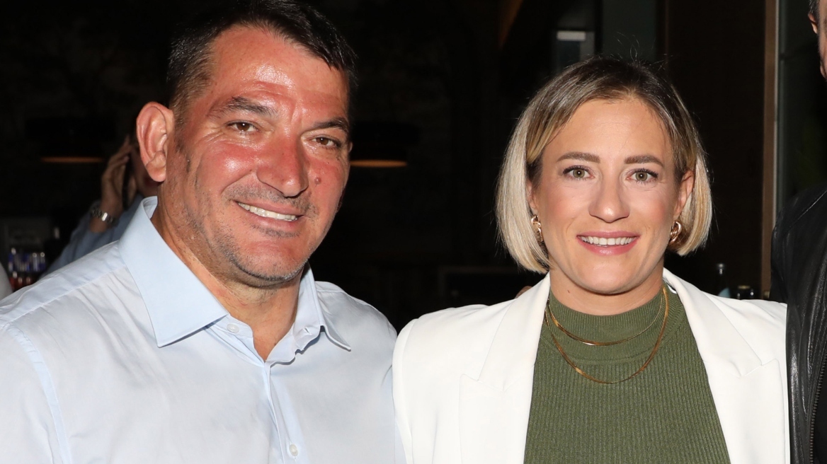 Συγκινημένος o Π.Δήμας με τον ερχομό της κόρης του: «Είναι πολύ όμορφη στιγμή – Αυτά είναι τα μετάλλιά μας»