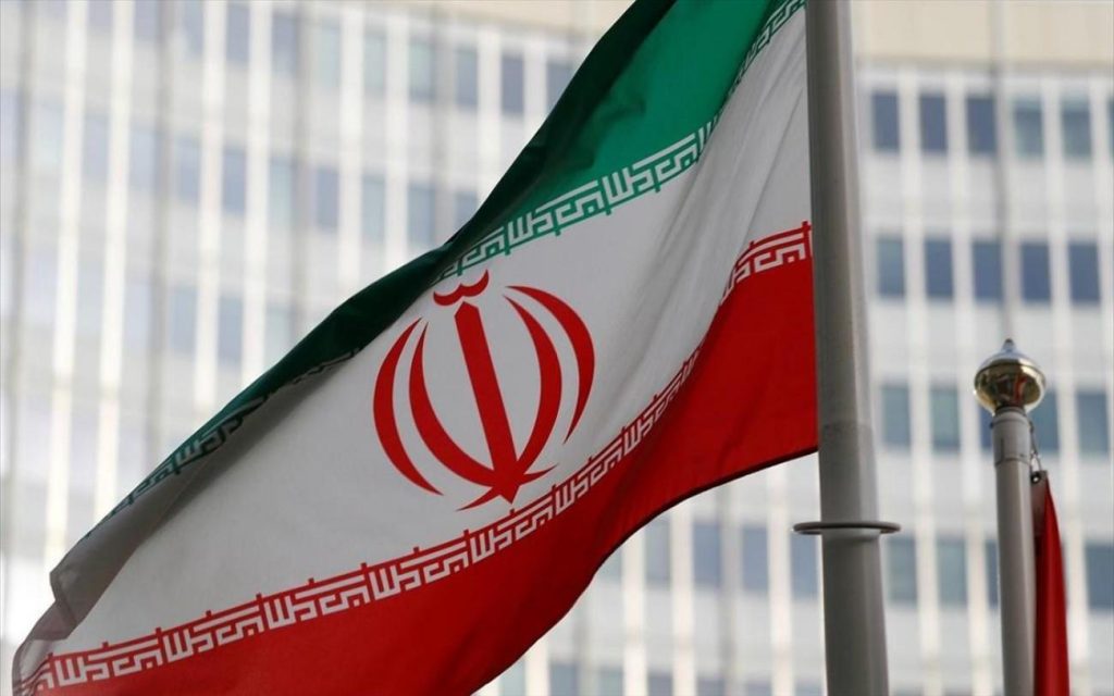 Ιράν: Αναστέλλονται πτήσεις και κλείνουν πρεσβείες στην Τεχεράνη