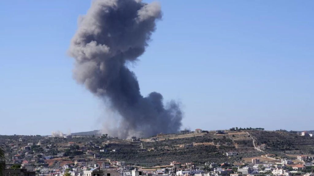 Λίβανος: Ισραηλινά μαχητικά βομβάρδισαν βάση κατασκευής όπλων της Χεζμπολάχ (βίντεο)