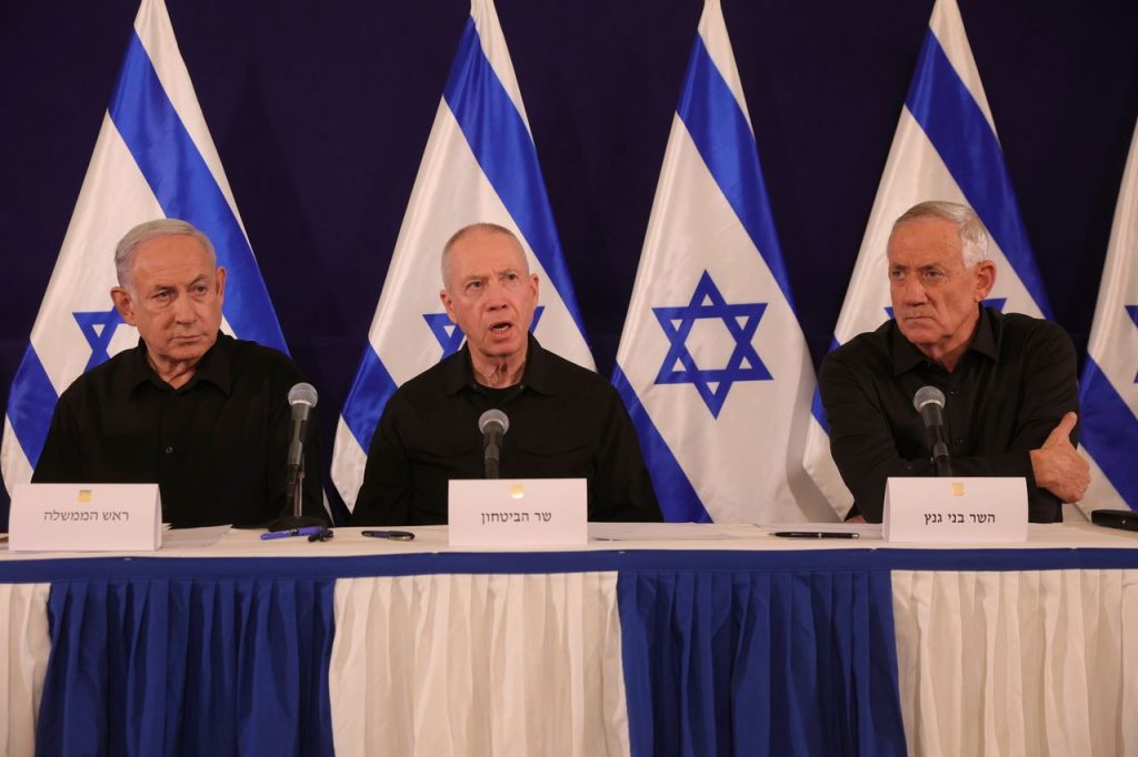 Έντονες διαφωνίες στο Ισραήλ για το αν «πρέπει να απαντήσουν στο Ιράν» ή να «καταπιούν» τον βομβαρδισμό
