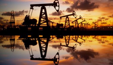 Οι αγορές τρέμουν για τις τιμές πετρελαίου: Οι εξελίξεις «σπρώχνουν» το βαρέλι στα 100 δολάρια
