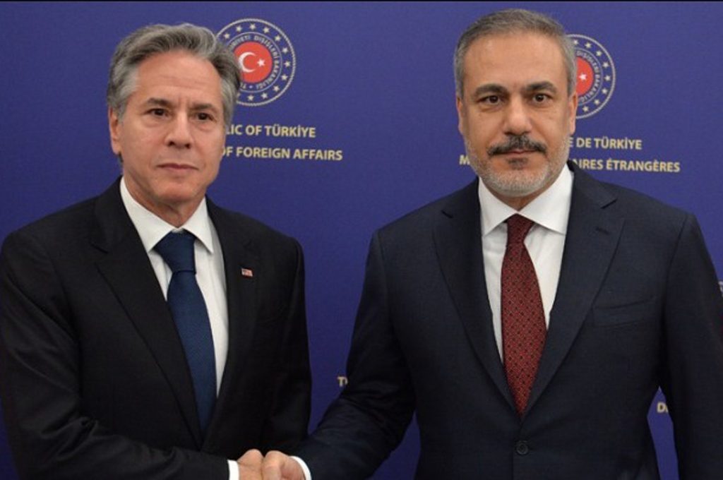 Τηλεφωνική επικοινωνία Χ.Φιντάν-Α.Μπλίνκεν – Ανησυχία για το ενδεχόμενο κλιμάκωσης της κρίσης στη Μέση Ανατολή