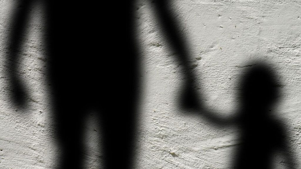 Φρίκη στο Πέραμα: Πατέρας συνελήφθη για την σεξουαλική κακοποίηση της 5χρονης κόρης του