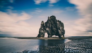 Ισλανδία: Αυτός είναι ο εντυπωσιακός βράχος- «ελέφαντας» (φωτο – βίντεο) 