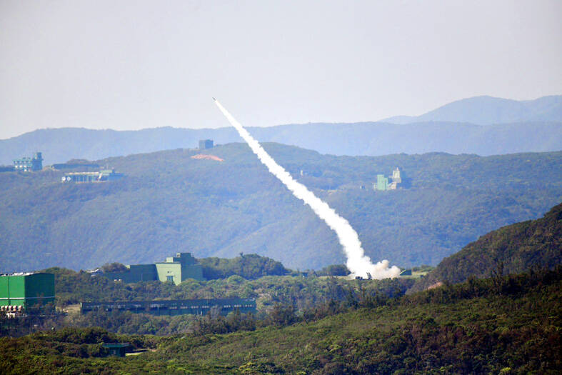 Ταϊβάν: Ο Στρατός δοκίμασε με επιτυχία τους εγχώριους πυραύλους Land Sword II (βίντεο)