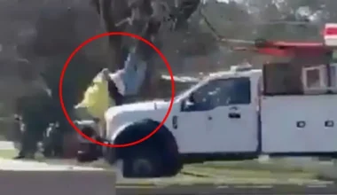 ΗΠΑ: Κάμερα κατέγραψε τη στιγμή που κλέφτης αυτοκινήτου παρέσυρε και σκότωσε πολίτη που πήγε να τον εμποδίσει
