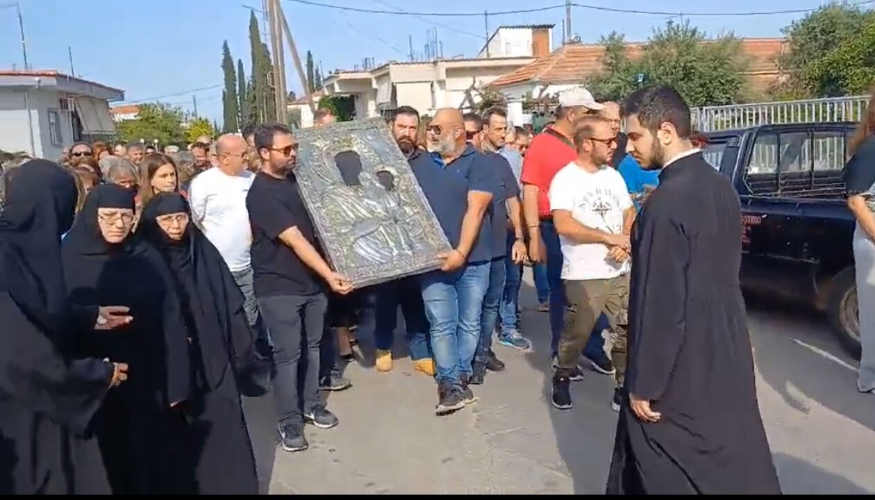 Βόλος: Λιτάνευση εικόνας στον Αλμυρό για την ανομβρία που πλήττει τη Μαγνησία (φώτο)