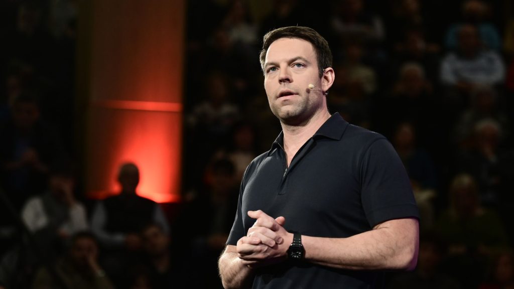 Σ.Κασσελάκης: Η αποκάλυψη για τη βάφτισή του – Τι είπε ο ιερέας στους γονείς του