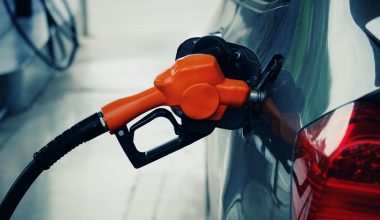Ο λόγος που οι κινητήρες πετρελαίου «καίνε» λιγότερο από τους κινητήρες βενζίνης