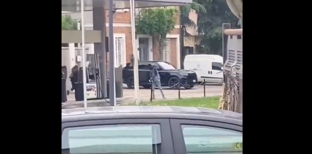 Ιταλία: Αφρικανός «αιτών άσυλο» έβαλε φωτιά σε πρατήριο υγρών καυσίμων – «Θα τα καψω όλα» (βίντεο)