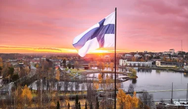 Η φινλανδική κυβέρνηση ανακοινώνει μέτρα λιτότητας για τον περιορισμό του δημόσιου χρέους