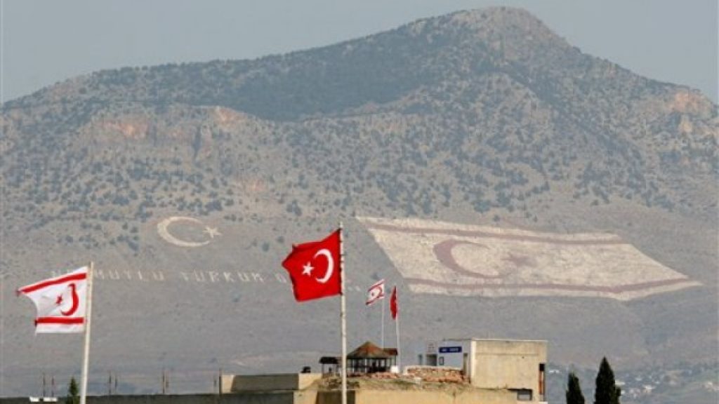 Η κυβέρνηση Μητσοτάκη άνοιξε το δρόμο για την αναγνώριση της «Τουρκικής Δημοκρατίας της Βόρειας Κύπρου» αναγνωρίζοντας το Κόσοβο