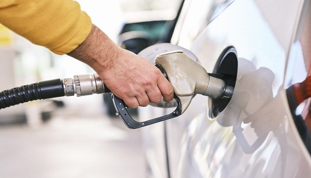 Γ.Ασμάτογλου: «Η τιμή της βενζίνης θα ξεπεράσει τα 2 ευρώ το λίτρο το Πάσχα»