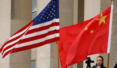 Ευθεία «επίθεση» Κίνας σε ΗΠΑ: «Επιδοτείτε τις βιομηχανίες σας και μετά κατηγορείτε εμάς»