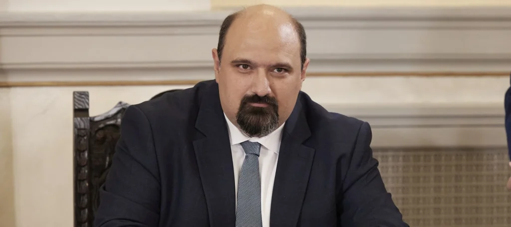 Οι συγγενείς των θυμάτων των Τεμπών προσφεύγουν κατά της εισαγγελικής διάταξης για τον υφυπουργό Χ.Τριαντόπουλο