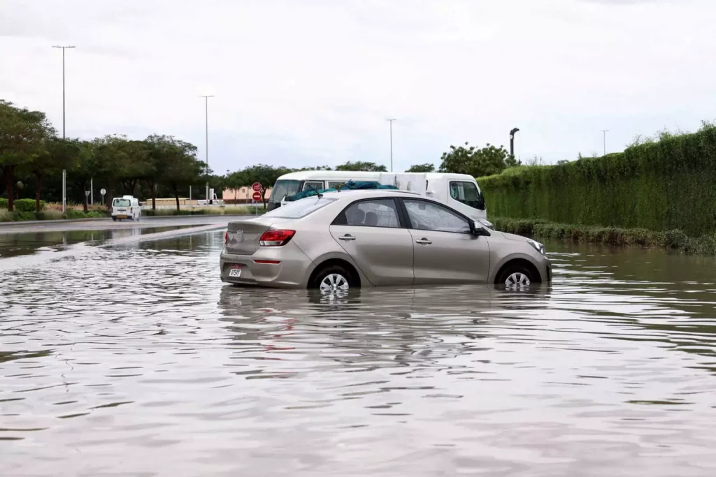 Ντουμπάι: Η σφοδρή καταιγίδα που σάρωσε τη χώρα σε ένα εντυπωσιακό timelapse (βίντεο)