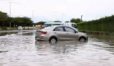 Ντουμπάι: Η σφοδρή καταιγίδα που σάρωσε τη χώρα σε ένα εντυπωσιακό timelapse (βίντεο)