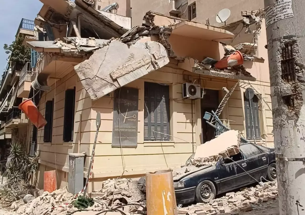 Κατάρρευση κτηρίου στο Πασαλιμάνι: «Όλοι οι εργάτες ήταν ανασφάλιστοι – Δεν υπήρχε κανένα μέτρο προστασίας»