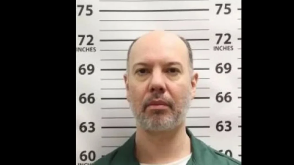 Ιταλία: Αμερικανός καταζητούμενος δραπέτης συνελήφθη στην πλατεία του Αγίου Πέτρου – Είχε μαχαίρια με λάμες 20 εκατοστών 