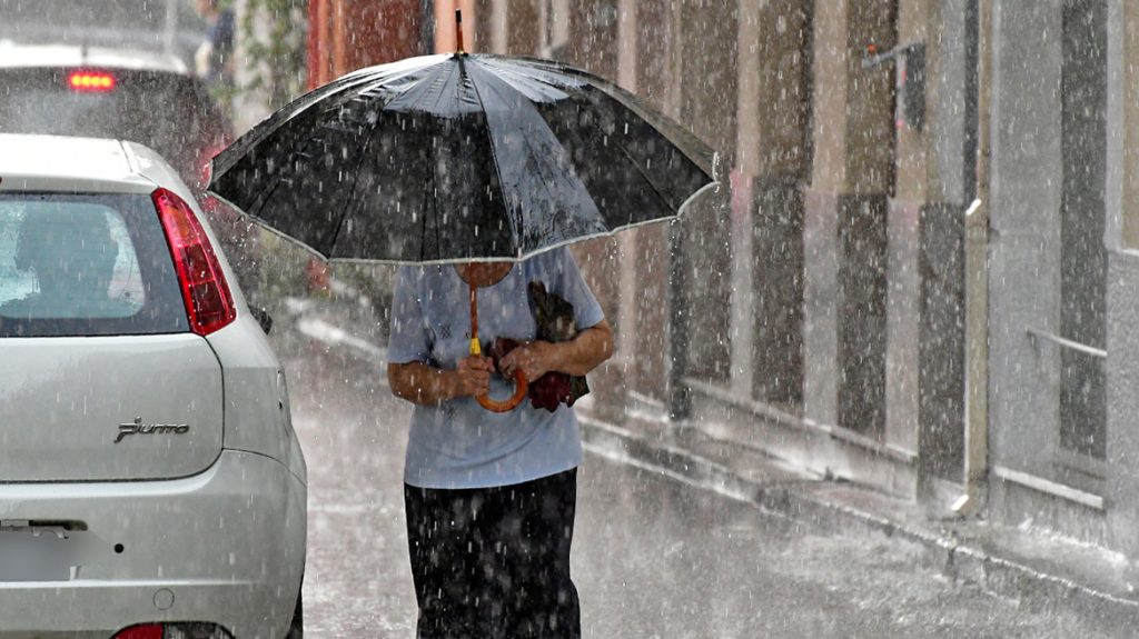 Αναβαθμίζεται το έκτακτο δελτίο επιδείνωσης καιρού – Από που θα ξεκινήσουν τα φαινόμενα