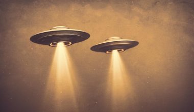 ΗΠΑ: Κάμερα κατέγραψε… UFO να προσγειώνεται σε αυλή σπιτιού (βίντεο)