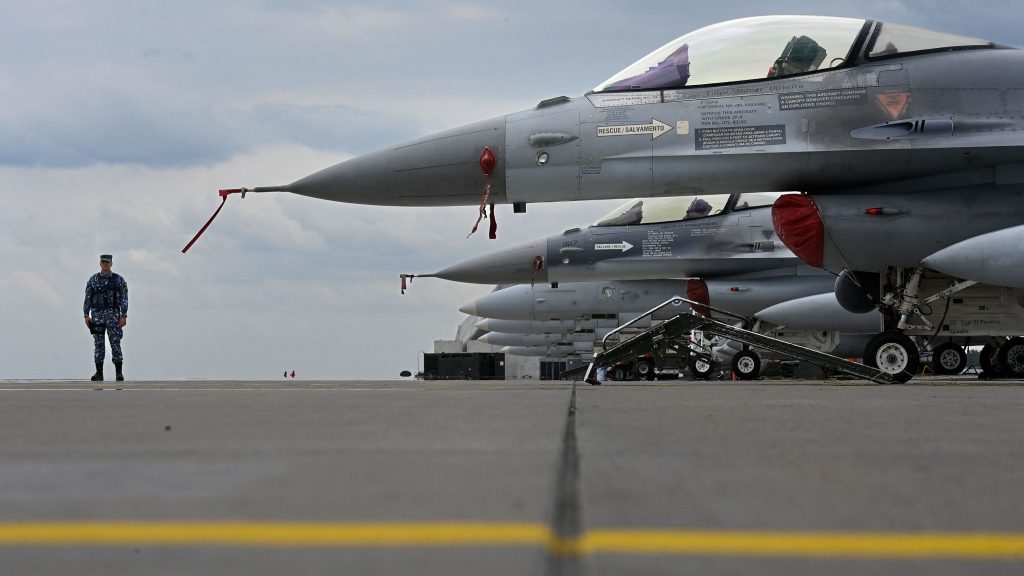 «Απέτυχε το πρόγραμμα εκπαίδευσης των Ουκρανών στα F-16» λένε οι Γάλλοι