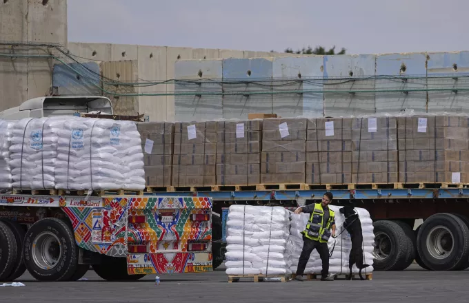 Ισραήλ: «276 φορτηγά με ανθρωπιστική βοήθεια έφθασαν στη Λωρίδα της Γάζας»
