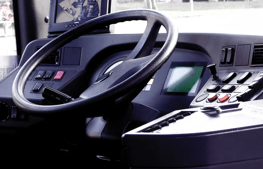 Λουτράκι: Λεωφορείο που μετέφερε μαθητές άρχισε να «καπνίζει» εν κινήσει